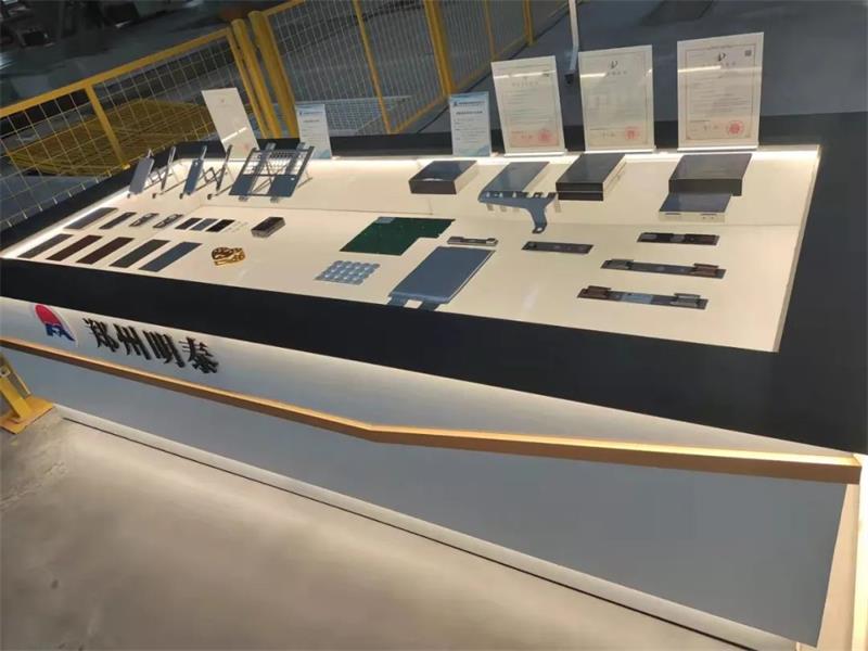 河南省委書記樓陽生、省長王凱蒞臨明泰鋁業(yè)子公司明晟新材料參觀調(diào)研