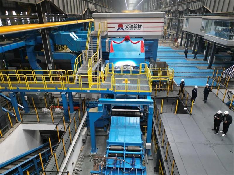 喜訊！義瑞新材熱軋生產(chǎn)線精軋機(jī)成功穿帶