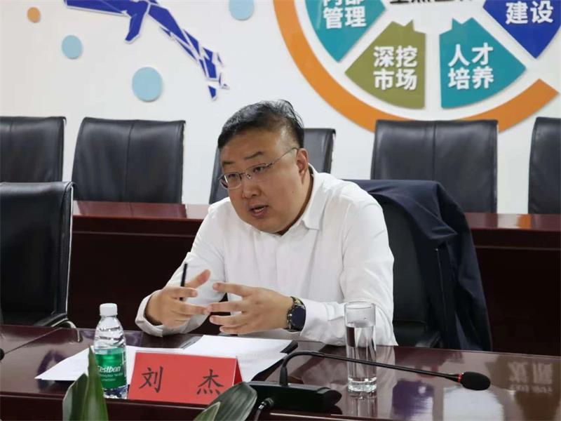 中國(guó)有色金屬工業(yè)協(xié)會(huì)黨委副書記范順科一行蒞臨明泰鋁業(yè)調(diào)研